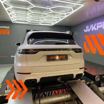 PORSCHE_CAYENNE_40_V